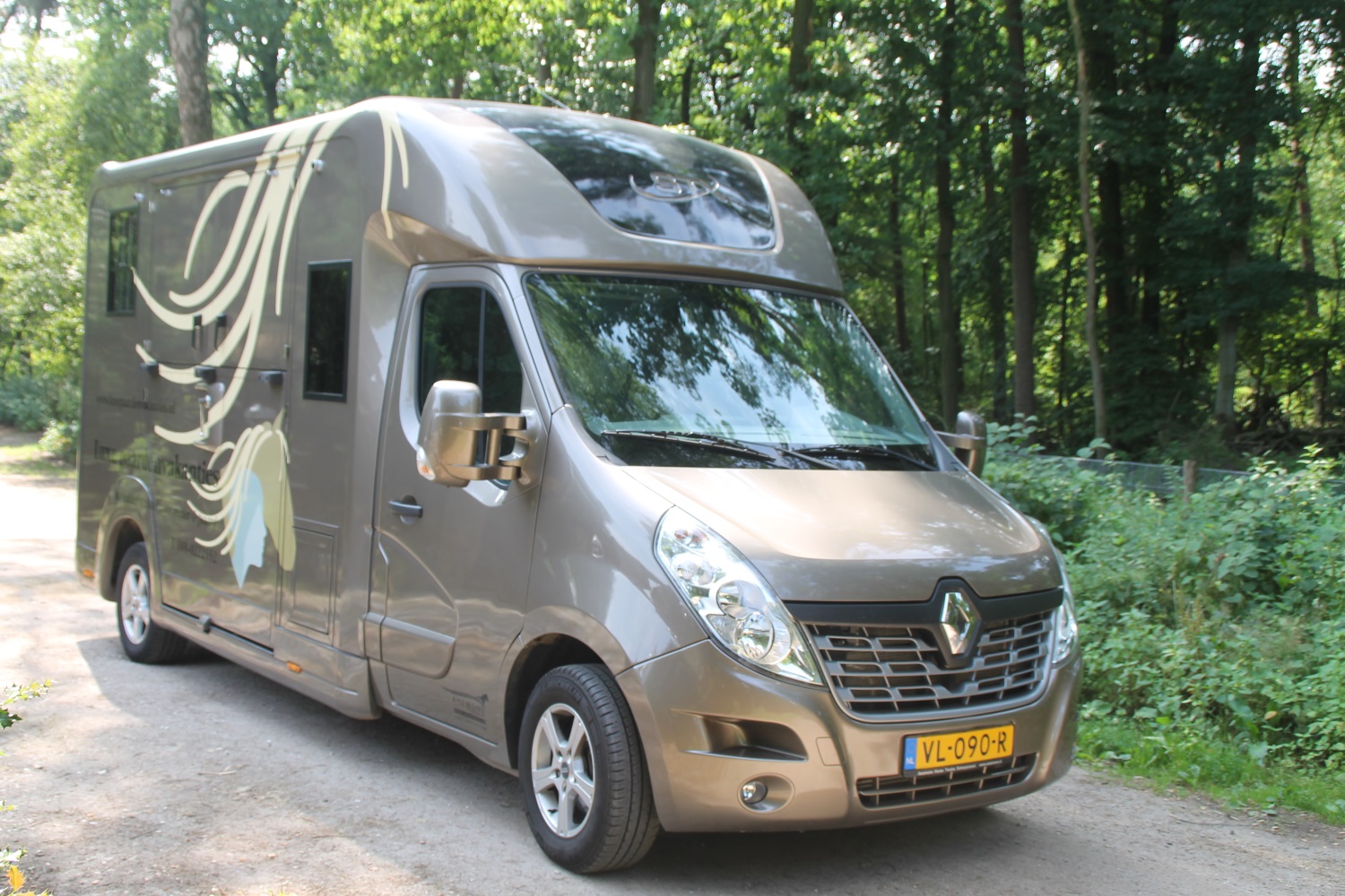 Luxepaardentaxi_trailer_paardentransport_paardenvervoer